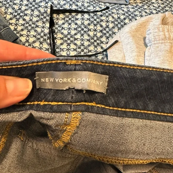 New York & Company Blue Denim Shorts - Picture 3 of 4